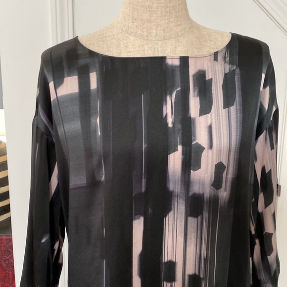 NWT!! Washable Silk Hi-Lo Top - Picture 5 of 7